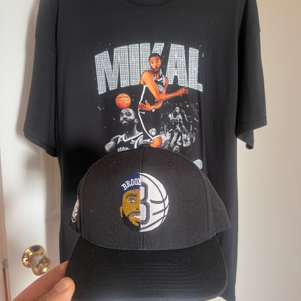 Mikal Bridges “Brooklyn Bridges” SnapBack and XL Collector’s tee duo.